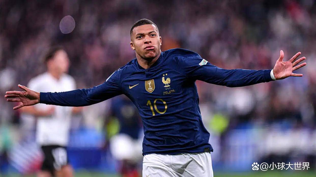 法国3-0！姆巴佩一传一射，10战狂轰13球，姆巴佩在拼抢中受伤